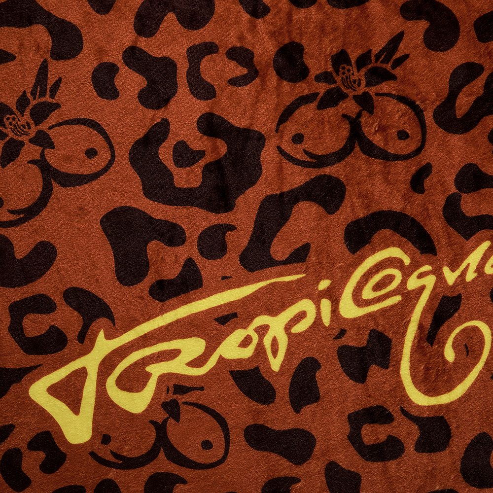 Tropicoqueta Animal Print Blanket Detail